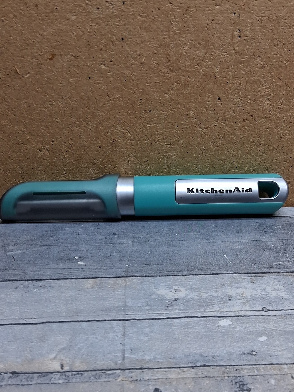 KitchenAid Aqua Vegetable Serrated Blade Peeler with Protective Cover